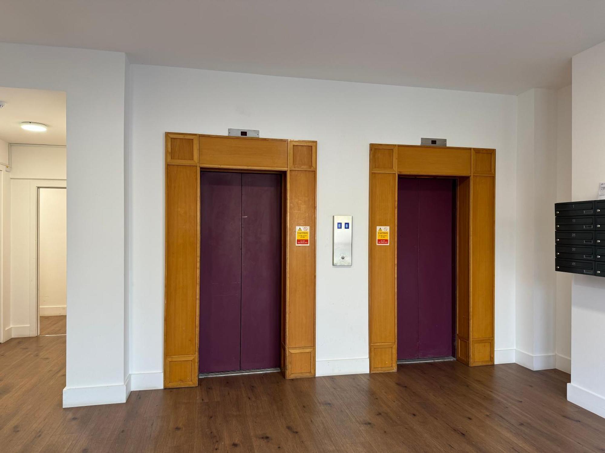 Elegant One Bedroom Apartment Swindon Exterior foto